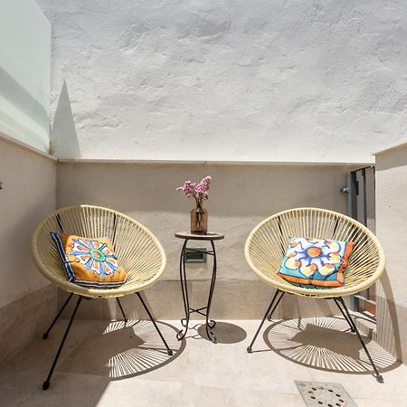 Casa Senorial Del Siglo XVIII Aparthotel Sevilla Bagian luar foto