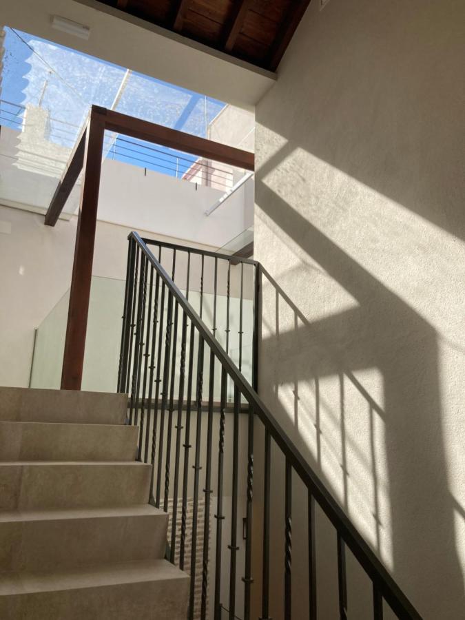 Casa Senorial Del Siglo XVIII Aparthotel Sevilla Bagian luar foto
