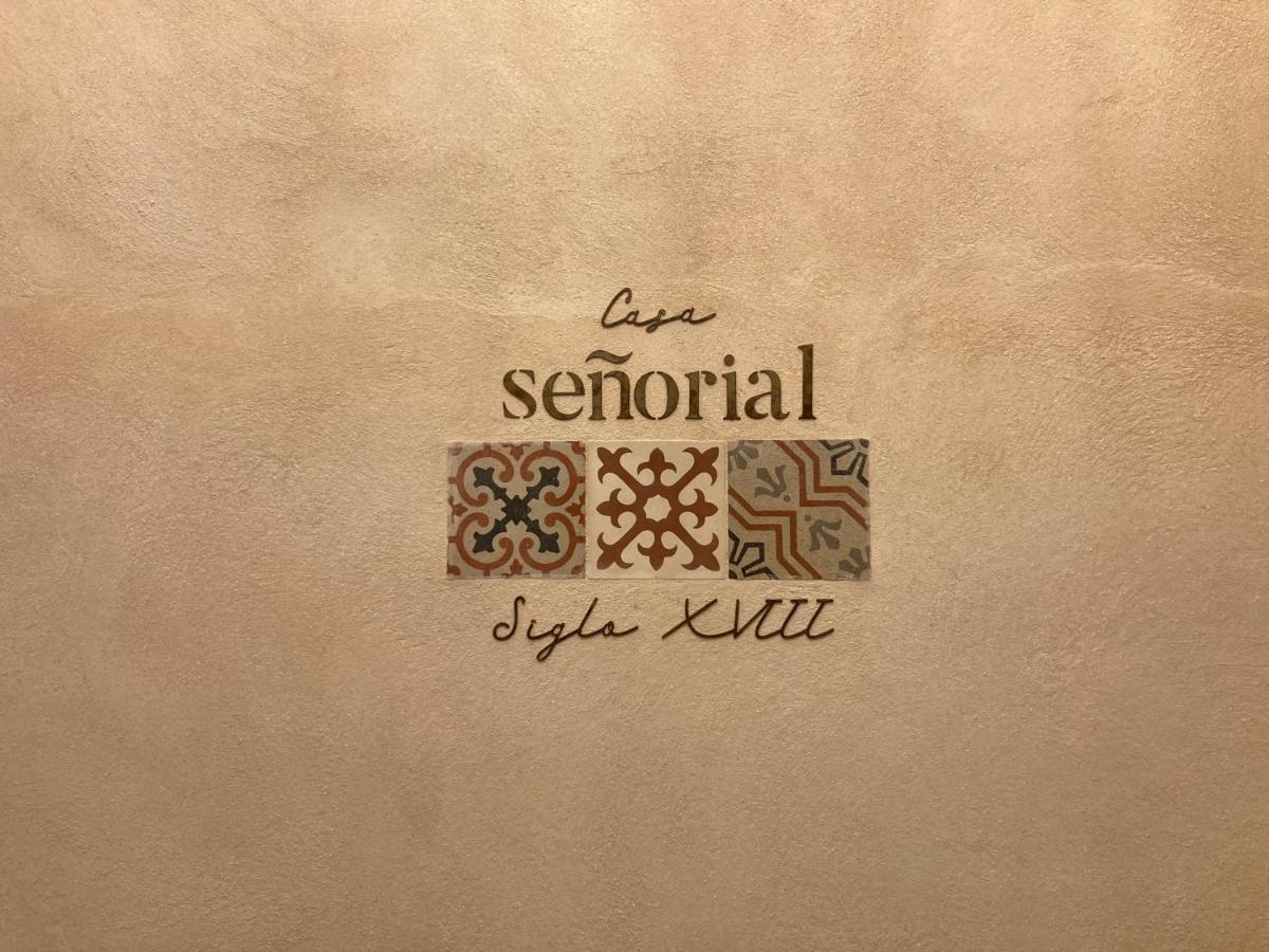 Casa Senorial Del Siglo XVIII Aparthotel Sevilla Bagian luar foto