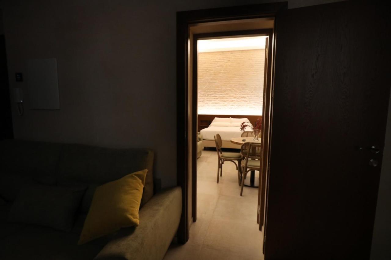 Casa Senorial Del Siglo XVIII Aparthotel Sevilla Bagian luar foto