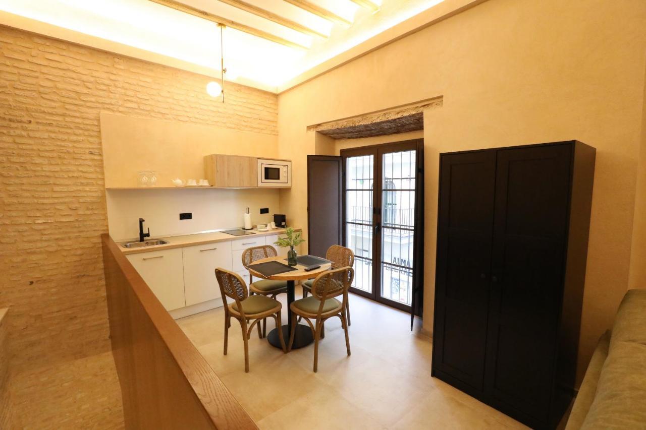 Casa Senorial Del Siglo XVIII Aparthotel Sevilla Bagian luar foto