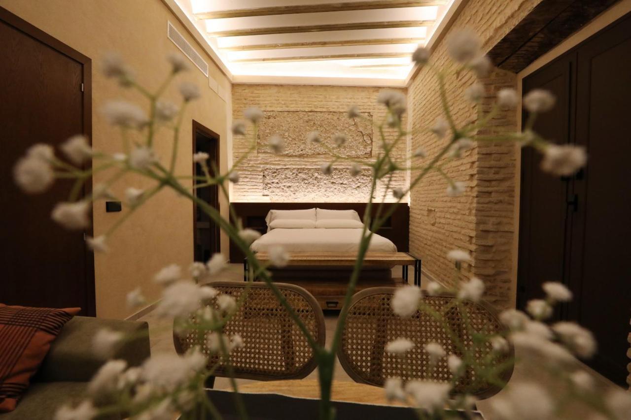 Casa Senorial Del Siglo XVIII Aparthotel Sevilla Bagian luar foto