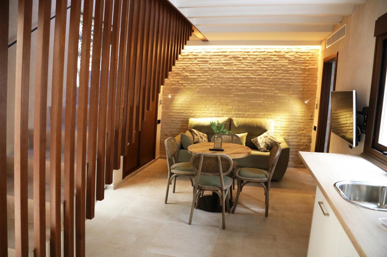 Casa Senorial Del Siglo XVIII Aparthotel Sevilla Bagian luar foto