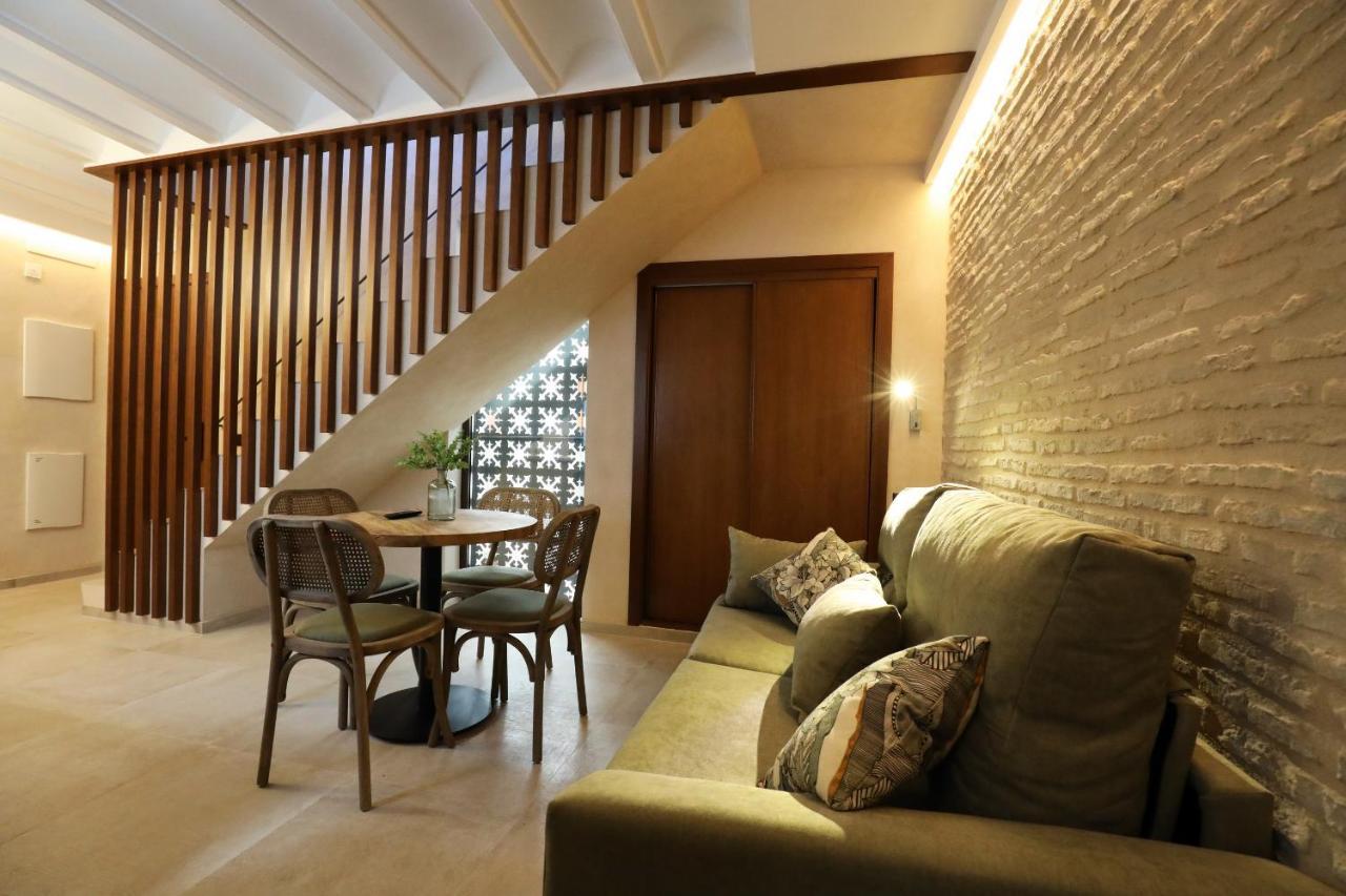 Casa Senorial Del Siglo XVIII Aparthotel Sevilla Bagian luar foto