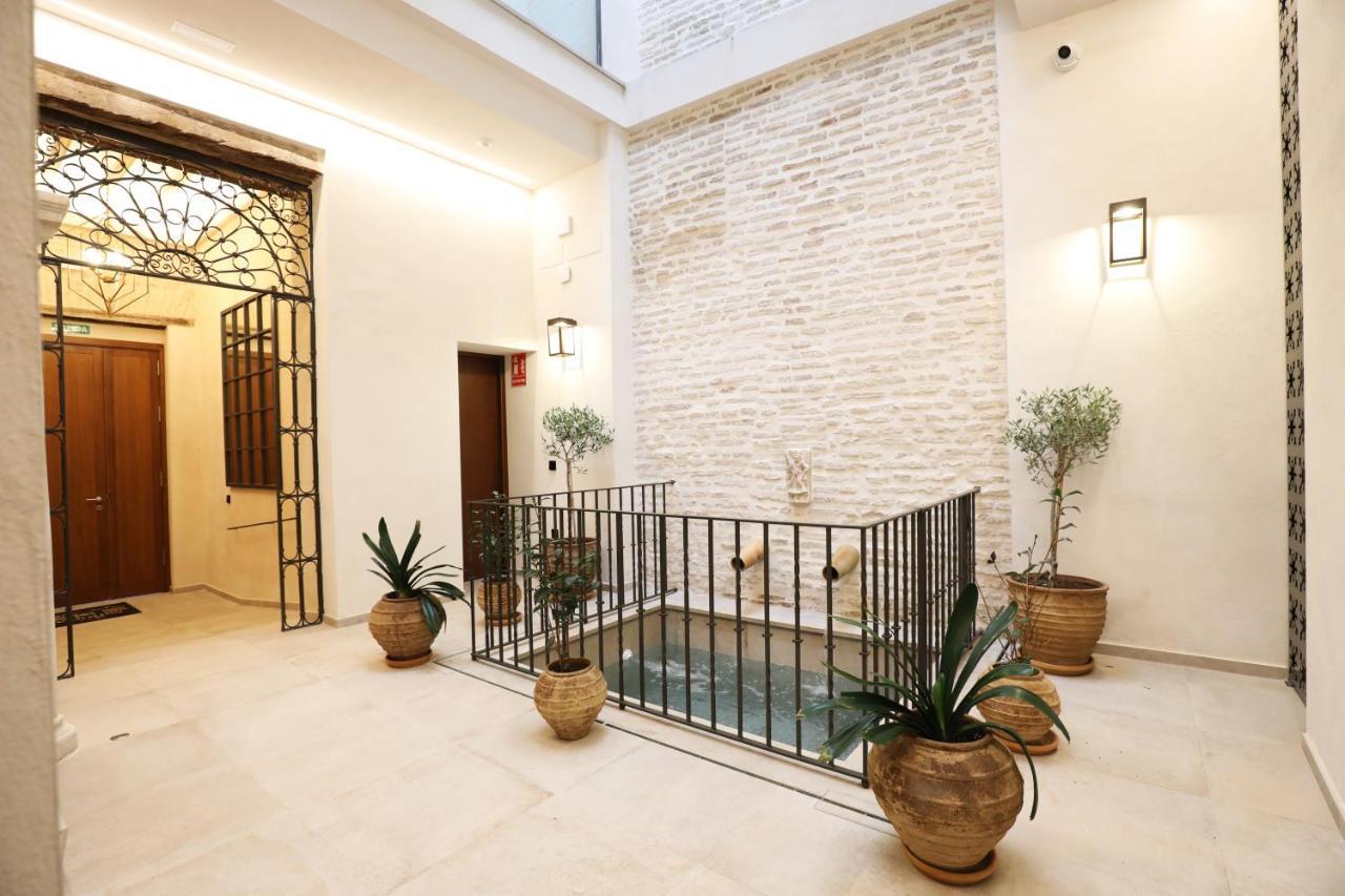 Casa Senorial Del Siglo XVIII Aparthotel Sevilla Bagian luar foto