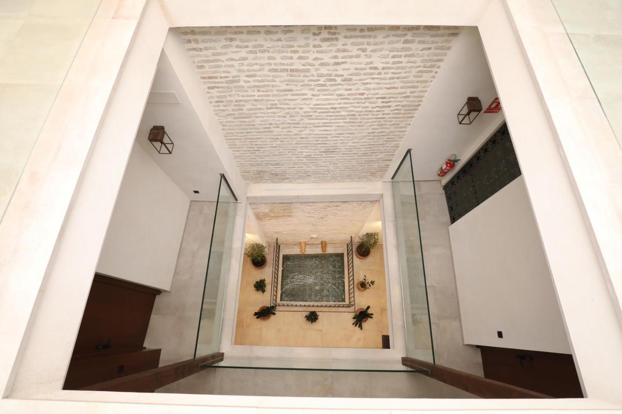 Casa Senorial Del Siglo XVIII Aparthotel Sevilla Bagian luar foto