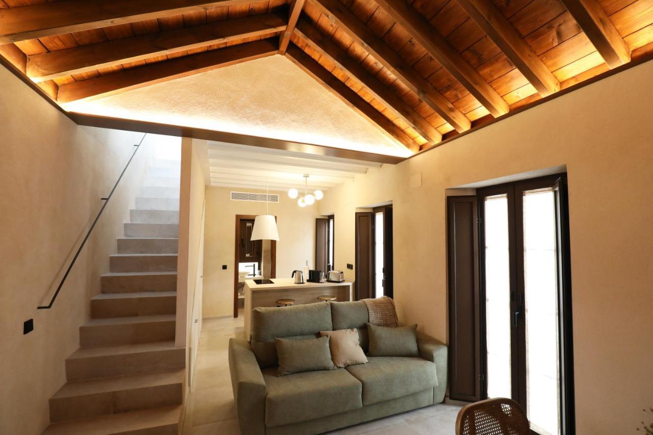 Casa Senorial Del Siglo XVIII Aparthotel Sevilla Bagian luar foto