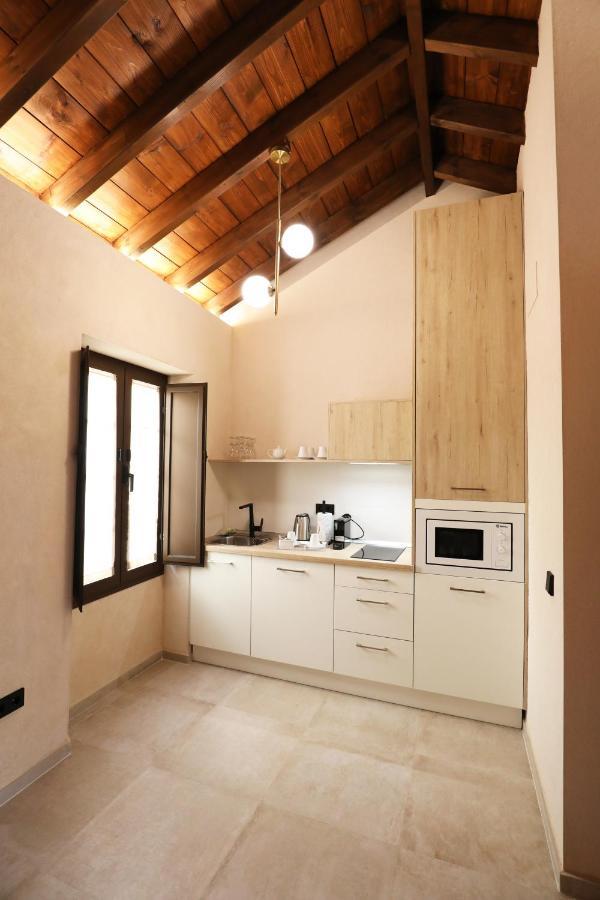 Casa Senorial Del Siglo XVIII Aparthotel Sevilla Bagian luar foto