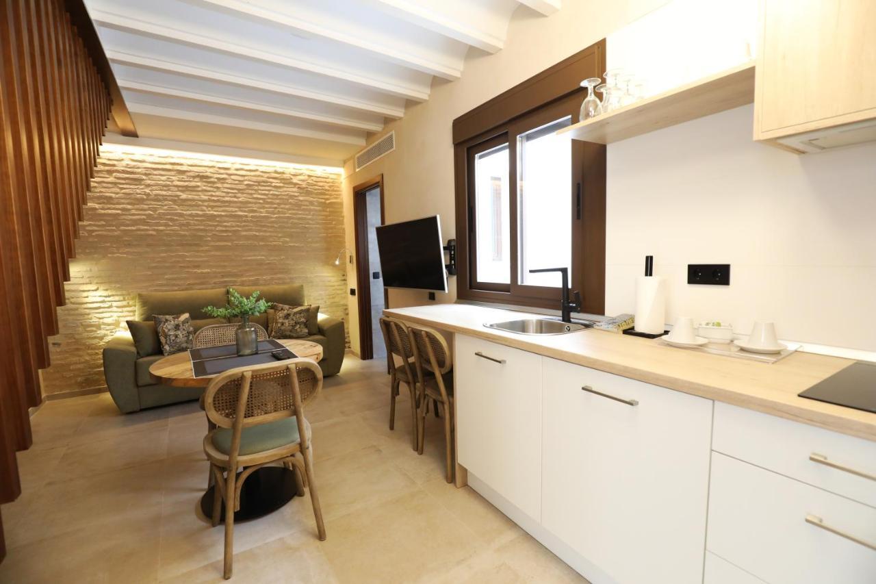 Casa Senorial Del Siglo XVIII Aparthotel Sevilla Bagian luar foto