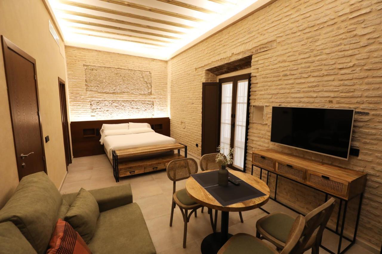 Casa Senorial Del Siglo XVIII Aparthotel Sevilla Bagian luar foto