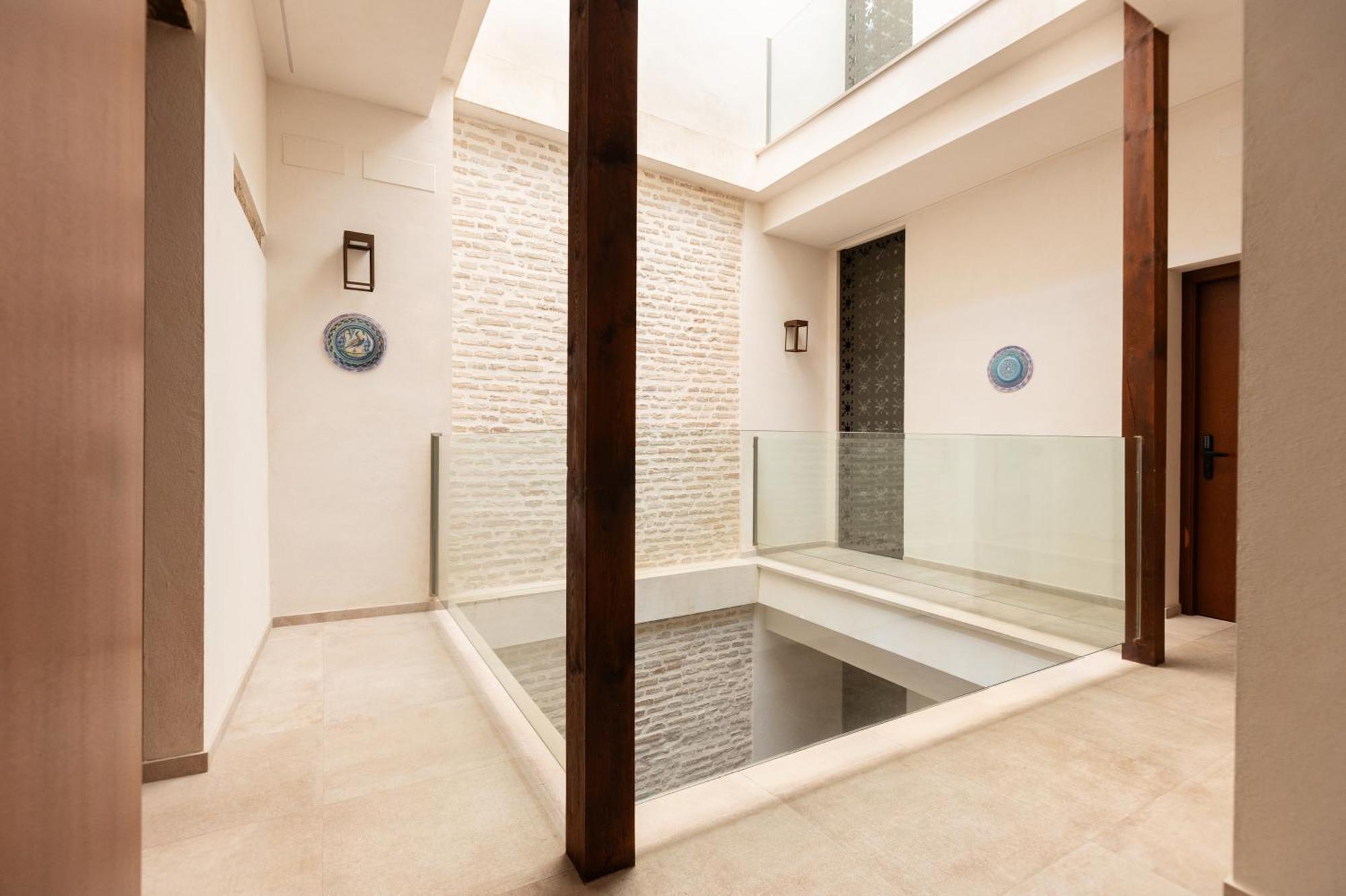 Casa Senorial Del Siglo XVIII Aparthotel Sevilla Bagian luar foto