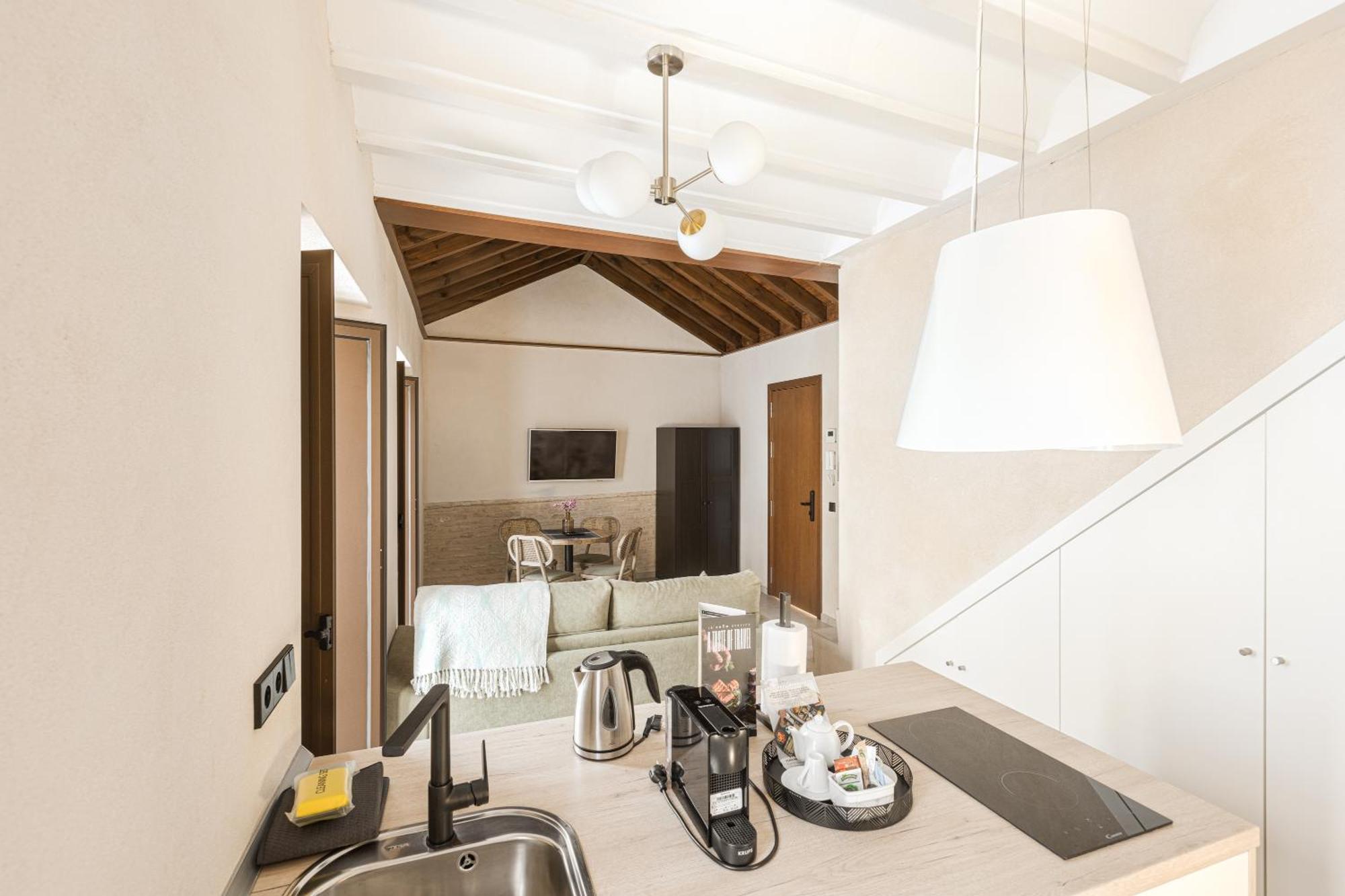 Casa Senorial Del Siglo XVIII Aparthotel Sevilla Bagian luar foto
